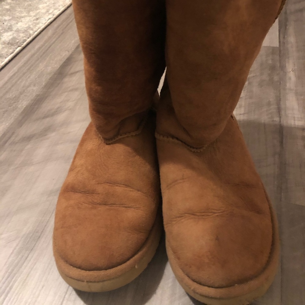 Girl chestnut tall uggs